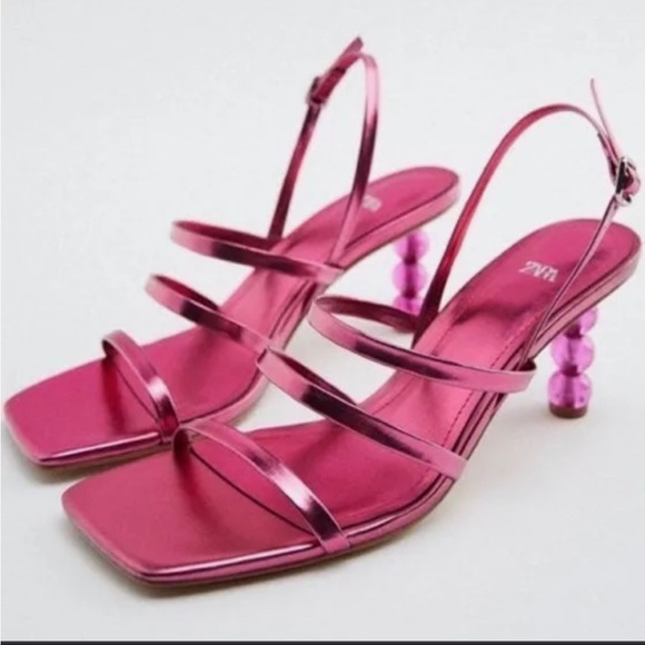 ZARA ~ ROUND HEELED SANDALS - Picture 2 of 10